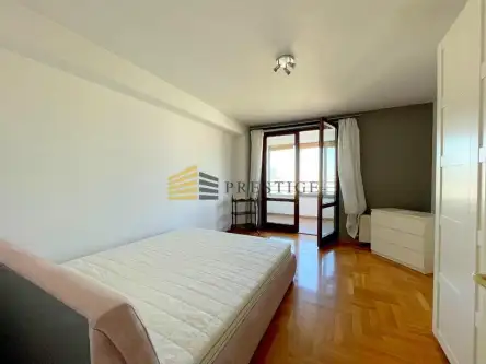 Warszawa ,  Aleja Jana Pawła Ii   12