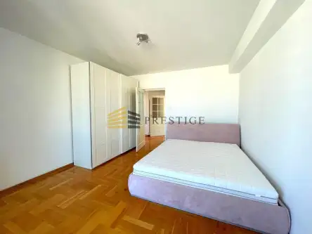 Warszawa ,  Aleja Jana Pawła Ii   13