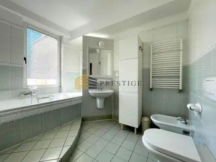 Warszawa ,  Aleja Jana Pawła Ii   14