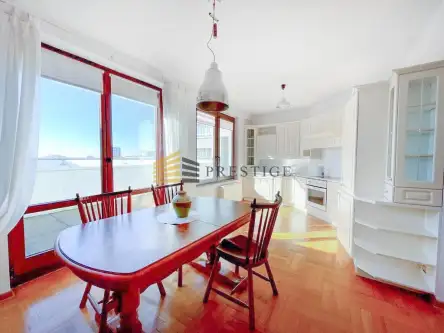 Warszawa ,  Aleja Jana Pawła Ii   3