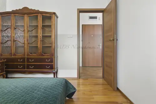 Warszawa ,  Gwiaździsta   10