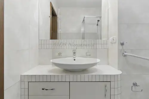 Warszawa ,  Gwiaździsta   12