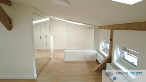 Leszno ,  pl. Jana Metziga   5