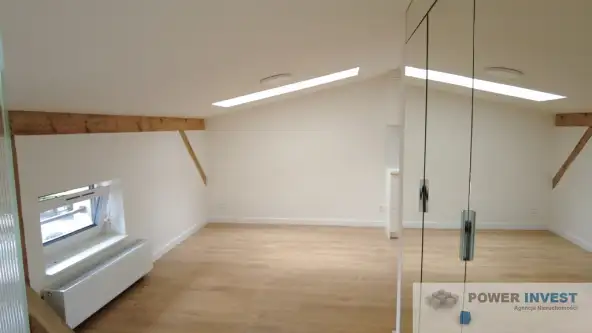 Leszno ,  pl. Jana Metziga   6