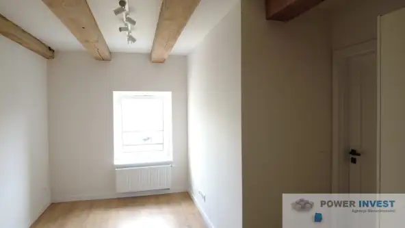 Leszno ,  pl. Jana Metziga   2