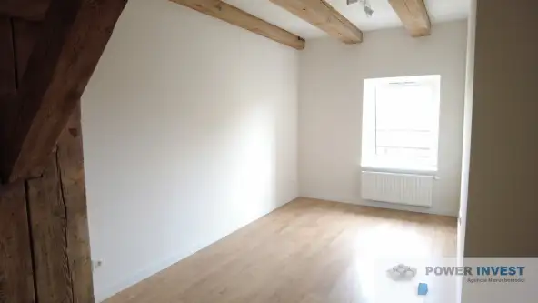 Leszno ,  pl. Jana Metziga   3