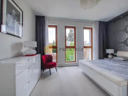 Warszawa ,  Różana   10