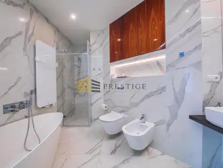 Warszawa ,  Różana   11