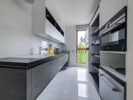 Warszawa ,  Różana   3