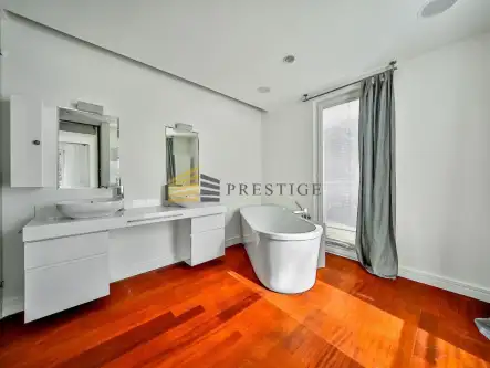 Warszawa ,  Zbyszka Cybulskiego   20