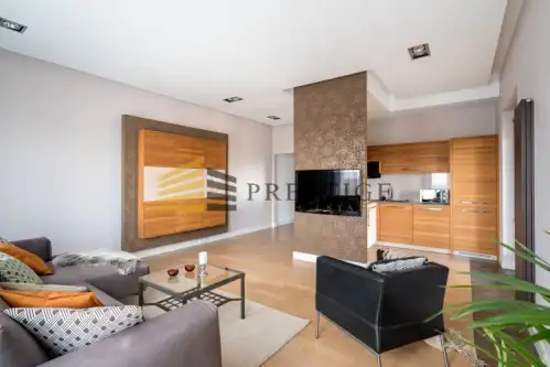 Warszawa ,  Pokorna   5