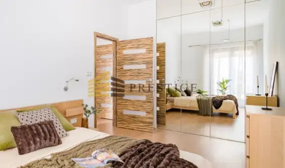 Warszawa ,  Pokorna   8