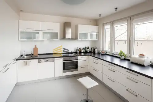 Warszawa ,  Al. Komisji Edukacji Narodowej   5