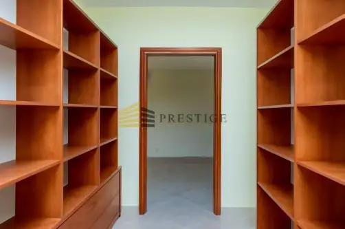 Warszawa ,  al. Jana Pawła II   10