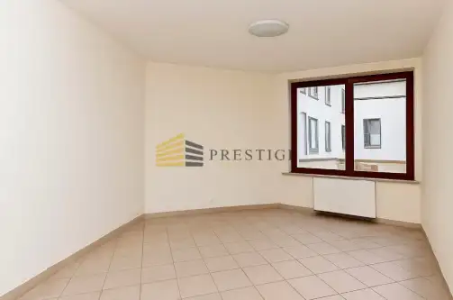 Warszawa ,  al. Jana Pawła II   7