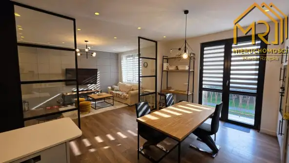 Tarnów ,  Czerwonych Klonów   6