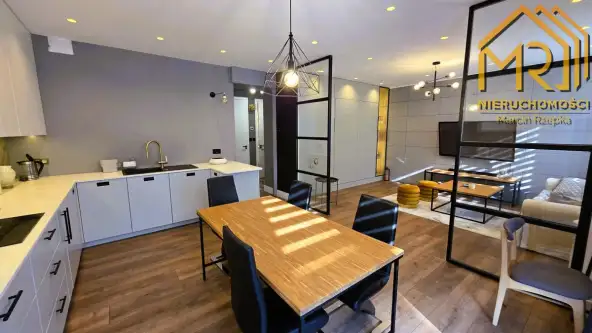 Tarnów ,  Czerwonych Klonów   9