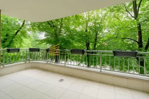 Warszawa ,  Jazgarzewska   8