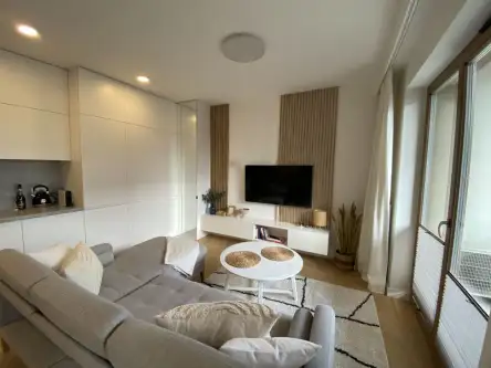  Warszawa   Domaniewska 