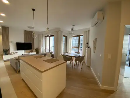 Warszawa ,  Domaniewska   7