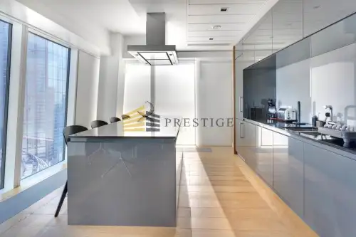 Warszawa ,  Złota   8