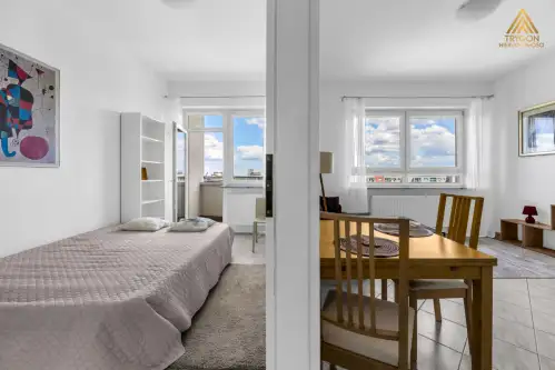 Warszawa ,  Domaniewska   8