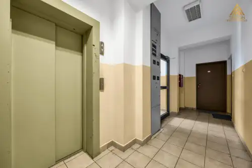 Warszawa ,  Domaniewska   9