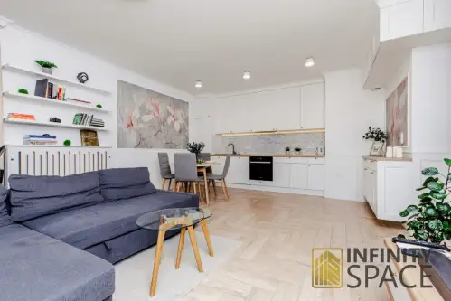 Warszawa ,  Aleja Gen. Władysława Sikorskiego   5