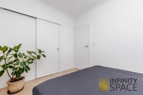 Warszawa ,  Aleja Gen. Władysława Sikorskiego   7