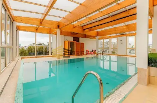 Warszawa ,  Łowicka   10