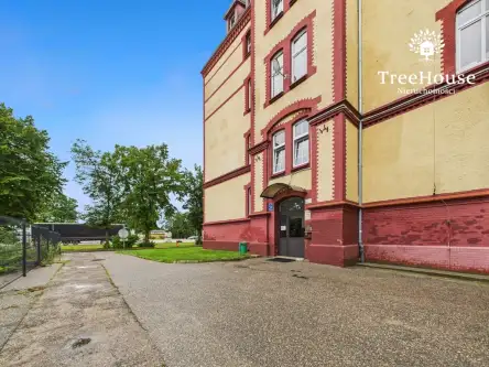 Biskupiec ,  Aleja broni   13