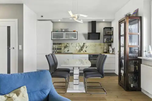 Warszawa ,  Bartycka   2