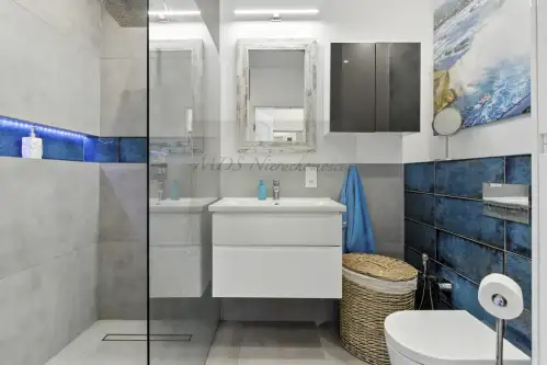 Warszawa ,  Bartycka   6