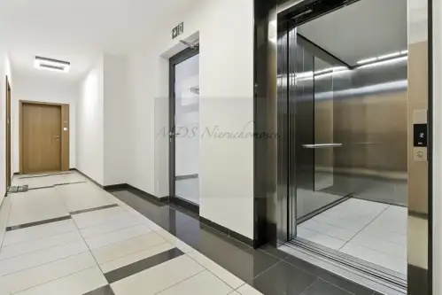 Warszawa ,  Bartycka   9