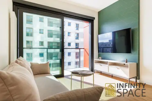 Warszawa ,  Prosta   5