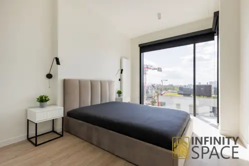 Warszawa ,  Prosta   11