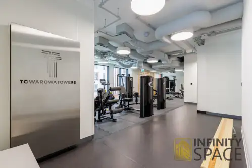 Warszawa ,  Prosta   16