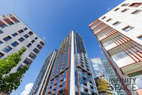 Warszawa ,  Prosta   19