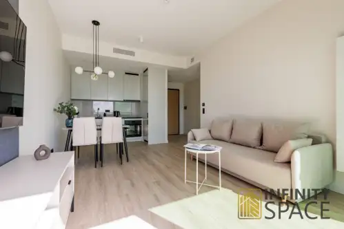 Warszawa ,  Prosta   4