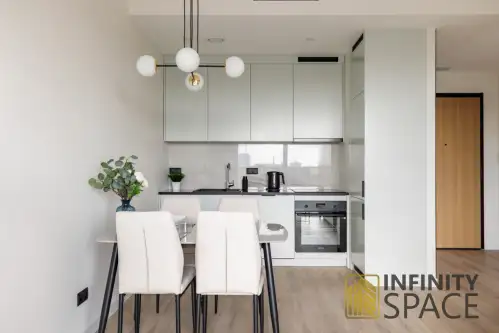 Warszawa ,  Prosta   6