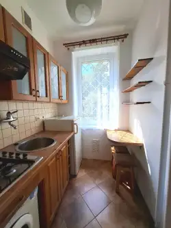 Warszawa ,  Adama Próchnika   8