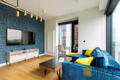 Warszawa ,  Prosta   4