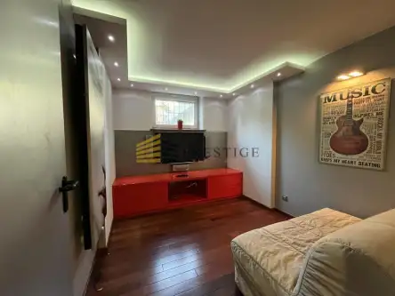 Warszawa ,  Macedońska   17