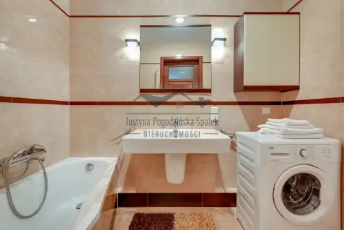 Gdynia ,  A. Hryniewickiego   12