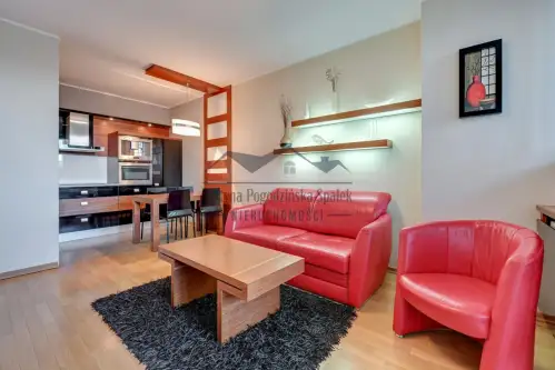 Gdynia ,  A. Hryniewickiego   8