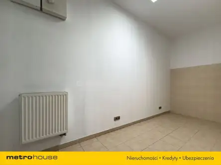 Warka ,  Nowakowskiego   4