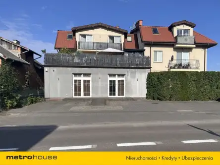 Warka ,  Nowakowskiego   8