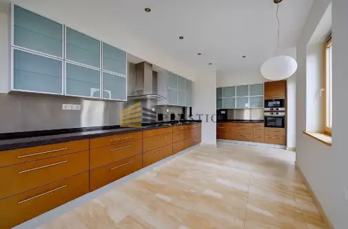 Warszawa ,  Biały Kamień   9