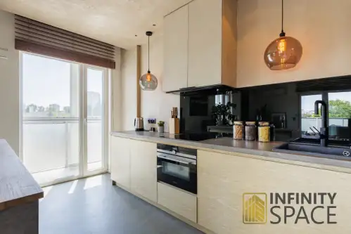 Warszawa ,  Międzynarodowa   5