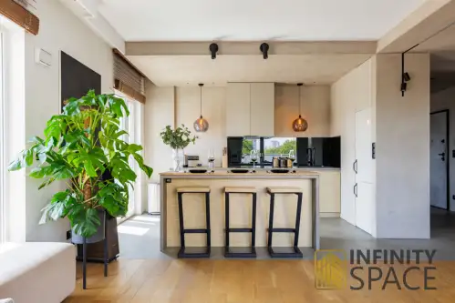 Warszawa ,  Międzynarodowa   7